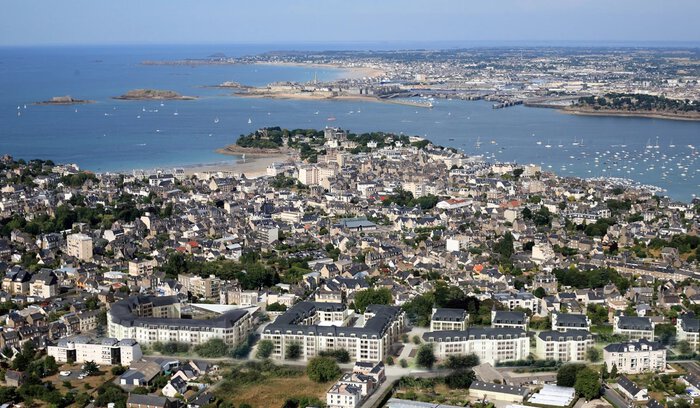 Vue aérienne programme neuf Newquay 2 Central Park à Dinard